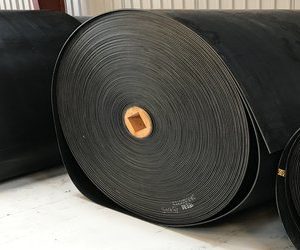 Glatte gummi transportbånd